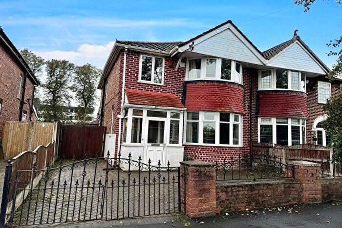 3 Bedroom Property To Rent In Kensington Grove, Altrincham, WA14