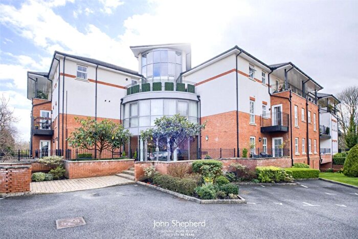 2 Bedroom Flat To Rent In Warwick Road, Knowle, Solihull, West Midlands, B93