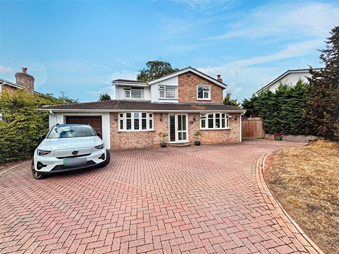4 Bedroom Detached House For Sale In Clyst Valley Road, Clyst St. Mary, EX5
