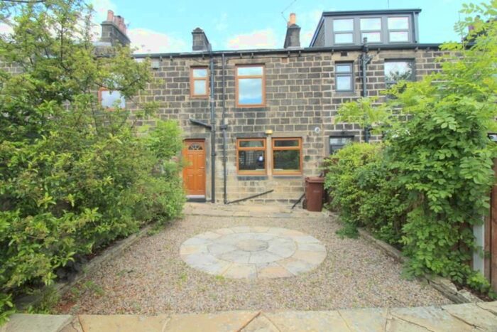 2 Bedroom Terraced House To Rent In Low Lane, Horsforth, Leeds, LS18