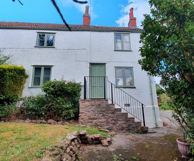 3 Bedroom Semi-Detached House To Rent In Sandy Lane, Bristol, BS8