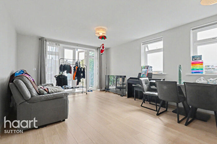 2 Bedroom Apartment To Rent In Cavendish Road, Sutton, SM2