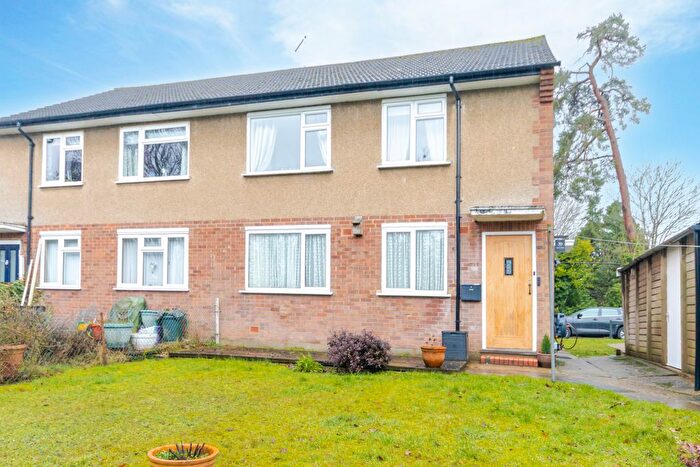 2 Bedroom Maisonette For Sale In The Glebe, Watford, WD25