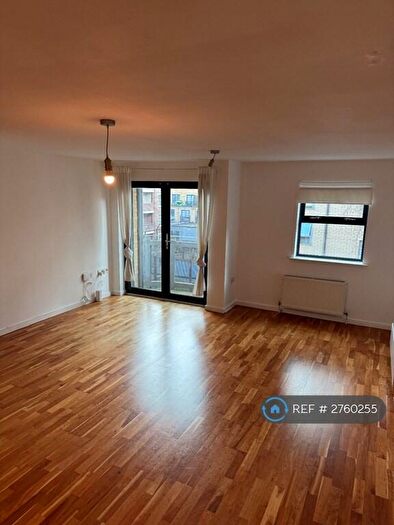 2 Bedroom Flat To Rent In Quaker St, London, E1