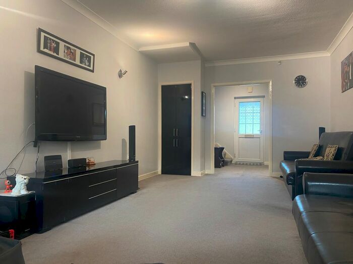 3 Bedroom Terraced House To Rent In Brunswick Park Gardens, London, N11