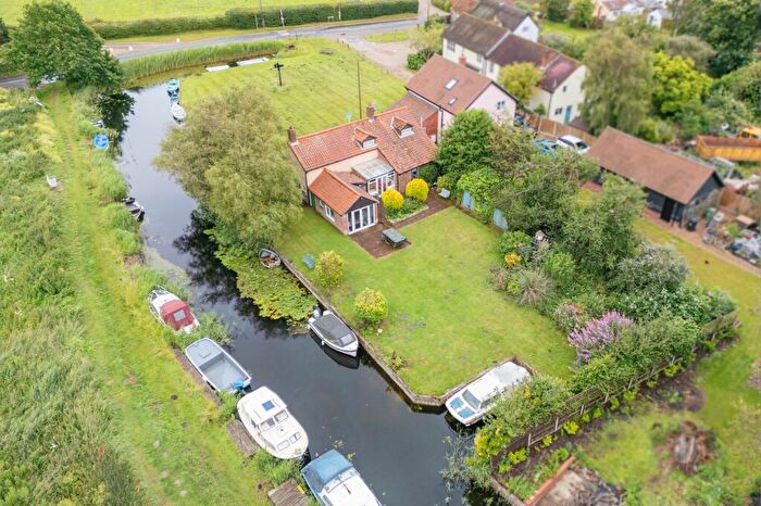 4 Bedroom Detached House For Sale In The Staithe, West Somerton, NR29