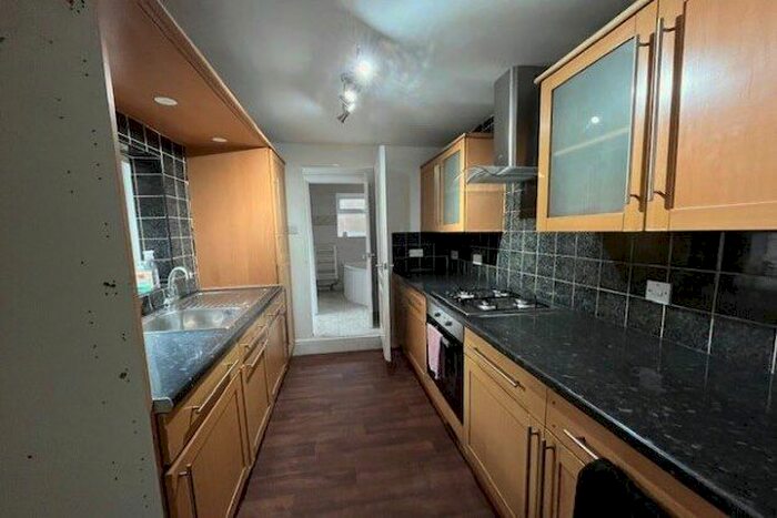 4 Bedroom Terraced House To Rent In Dale Street, Chatham, ME4