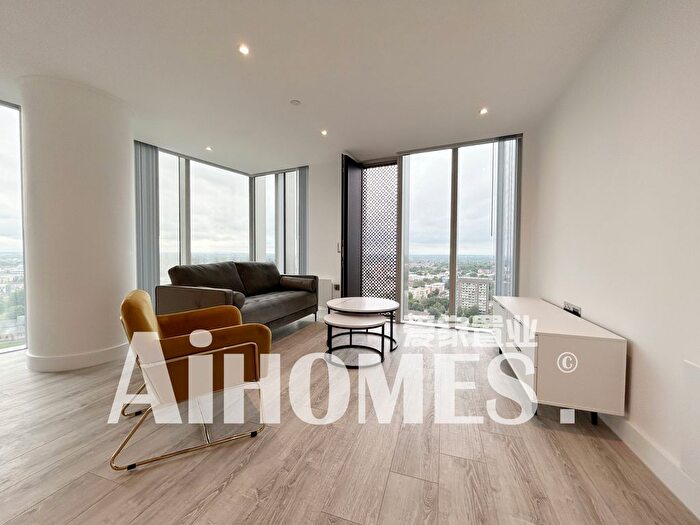 2 Bedroom Flat To Rent In The Blade, Manchester, M15