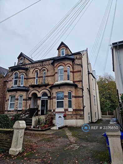 2 Bedroom Flat To Rent In Demesne Road, Manchester, M16
