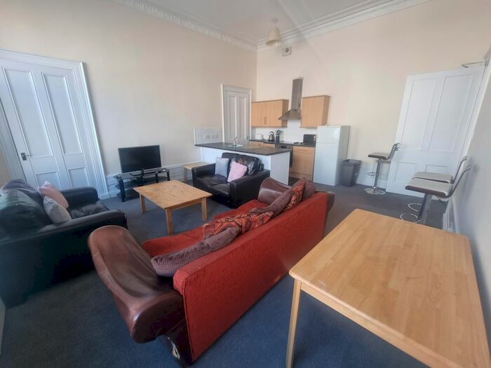 2 Bedroom Flat To Rent In Union Street, Aberdeen, AB11