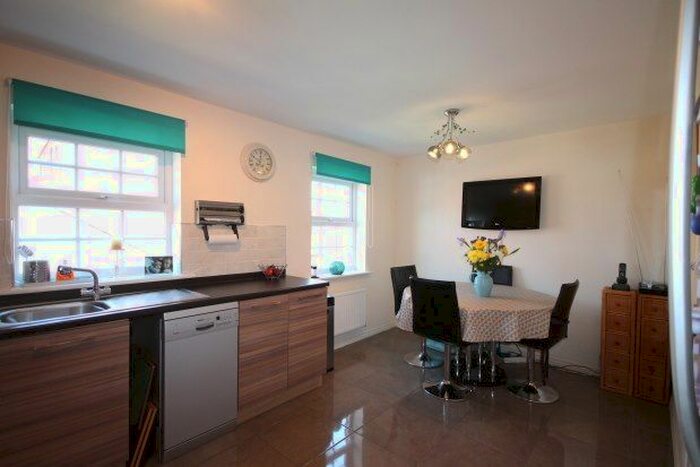 4 Bedroom Town House To Rent In Main Street, Chorley, PR7