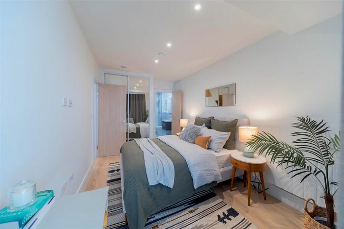 2 Bedroom Flat To Rent In Coombe Lane, London, SW20