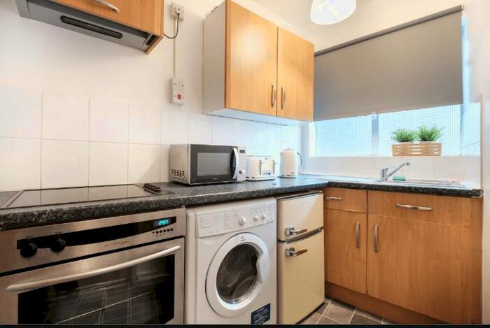 1 Bedroom Flat To Rent In Oxford Street, W1D