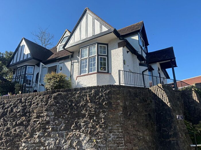 2 Bedroom Flat To Rent In London Road, Sevenoaks, Kent, TN13