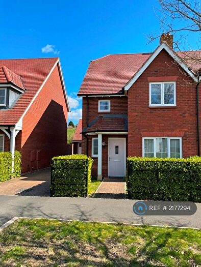 4 Bedroom Semi-Detached House To Rent In William Morris Way, Swindon, SN25