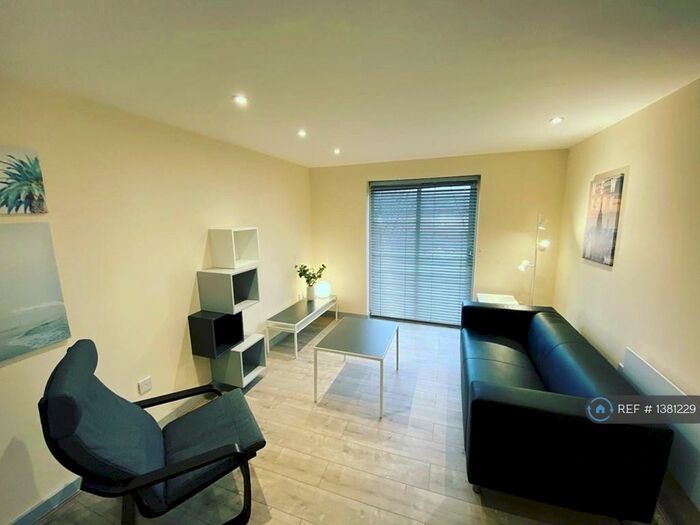 2 Bedroom Flat To Rent In Jackson Crescent, Manchester, M15