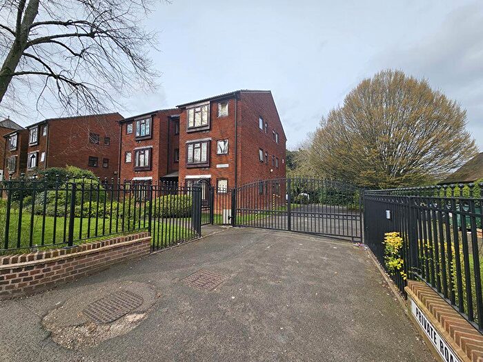 Flat To Rent In Hagley Road, Edgbaston, Birmingham, B17