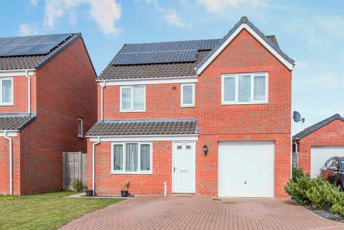 4 Bedroom Detached House To Rent In Harrow Drive, Beck Row, Bury St. Edmunds, IP28