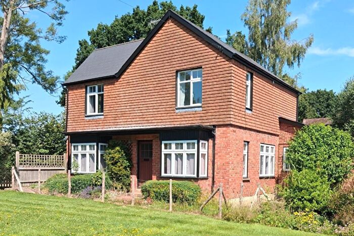 4 Bedroom Detached House For Sale In Cranbrook Road, Sissinghurst, Kent, TN17