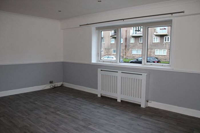 3 Bedroom Maisonette To Rent In A Wardrop Street, Paisley, PA1 - Photo 2