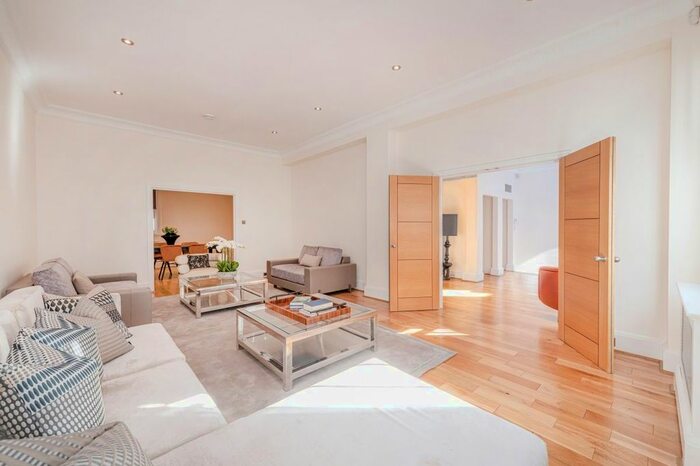 5 Bedroom Town House To Rent In Headfort Place, London, SW1X