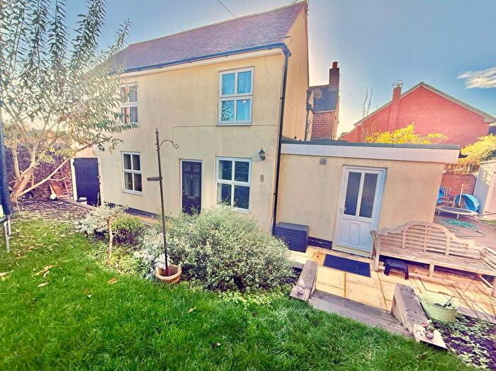 2 Bedroom Cottage For Sale In Prospect Road, Gornal Wood, DY3