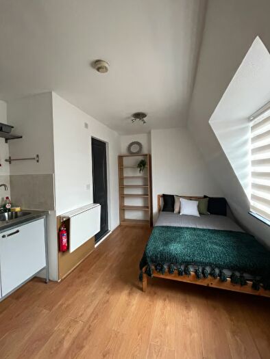 Studio To Rent In Walworth Road, London, SE17
