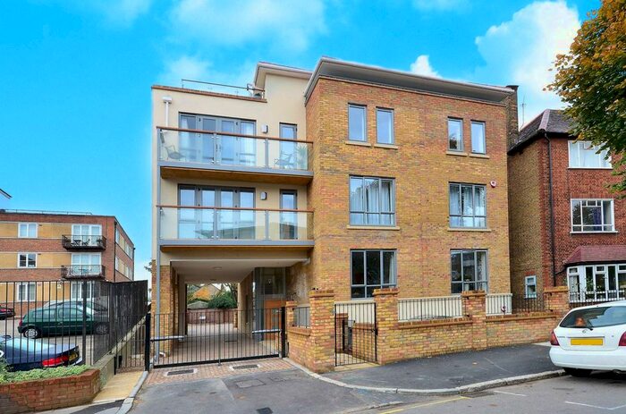 2 Bedroom Flat To Rent In Hartington Road, West Ealing, London, W13