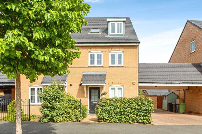 3 Bedroom Semi Detached House For Sale In Gumcester Way, Godmanchester, Huntingdon, PE29