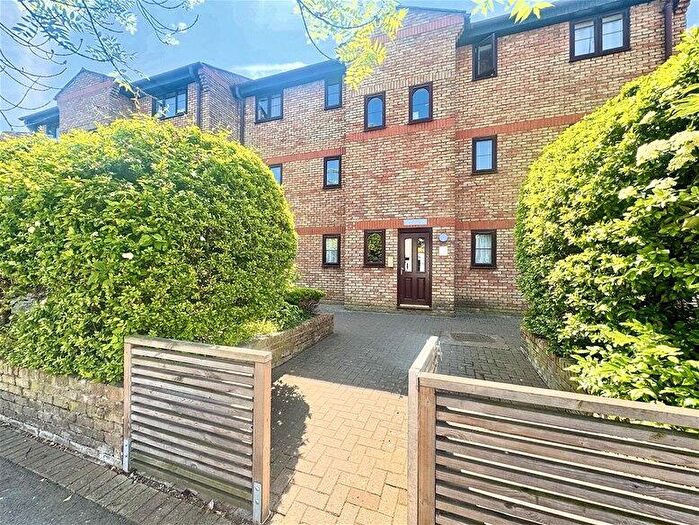 2 Bedroom Flat To Rent In Chobham Road, Stratford, E15