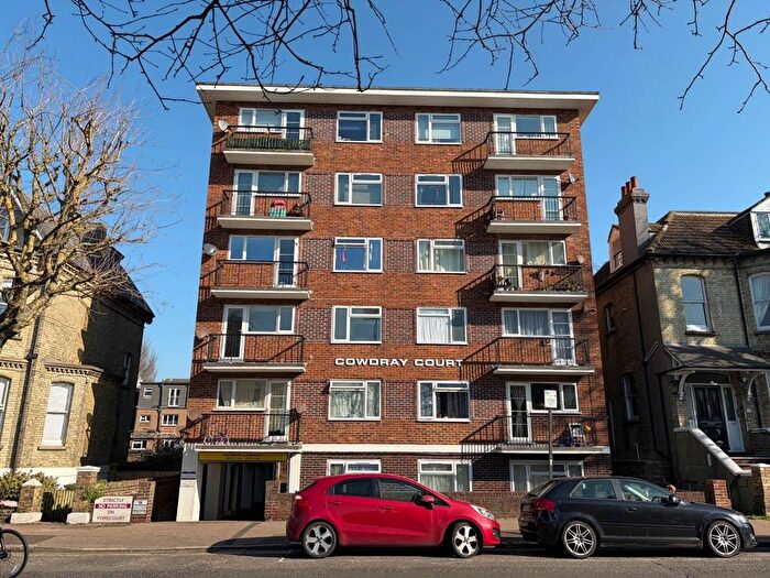 1 Bedroom Flat To Rent In Cowdray Court, Cromwell Road, Hove, BN3