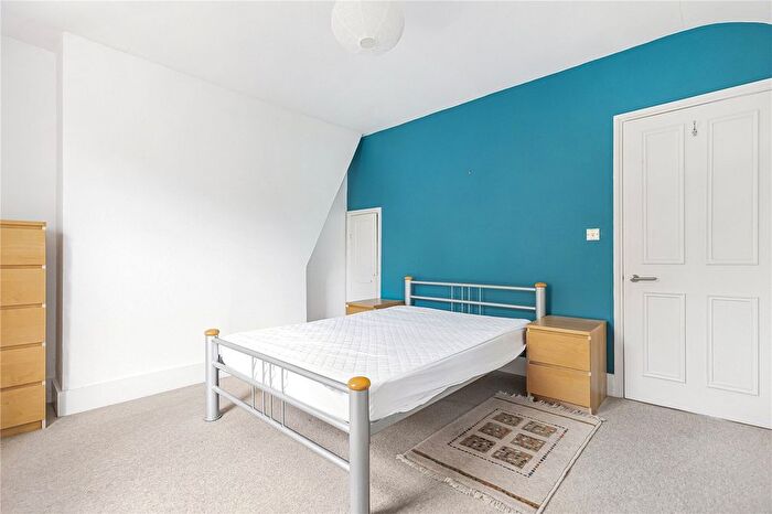 2 Bedroom Flat For Sale In Abingdon Road, Grandpont, OX1
