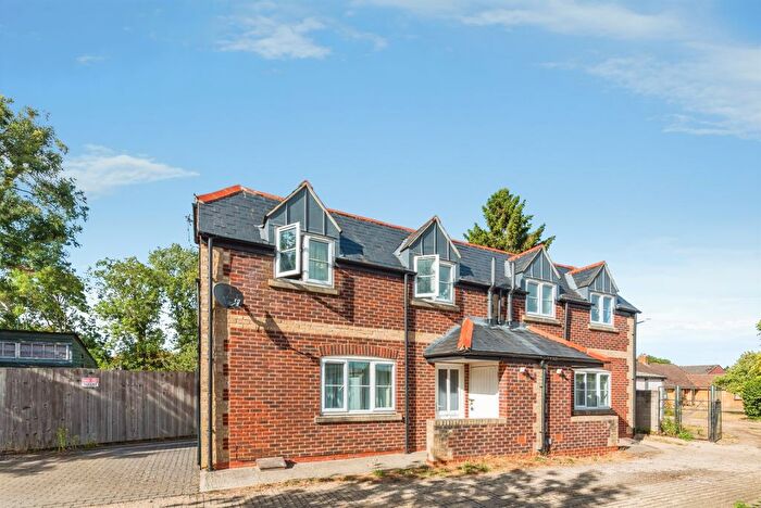 2 Bedroom Semi-Detached House For Sale In Milvery Way, Littlemore, Oxford, OX4