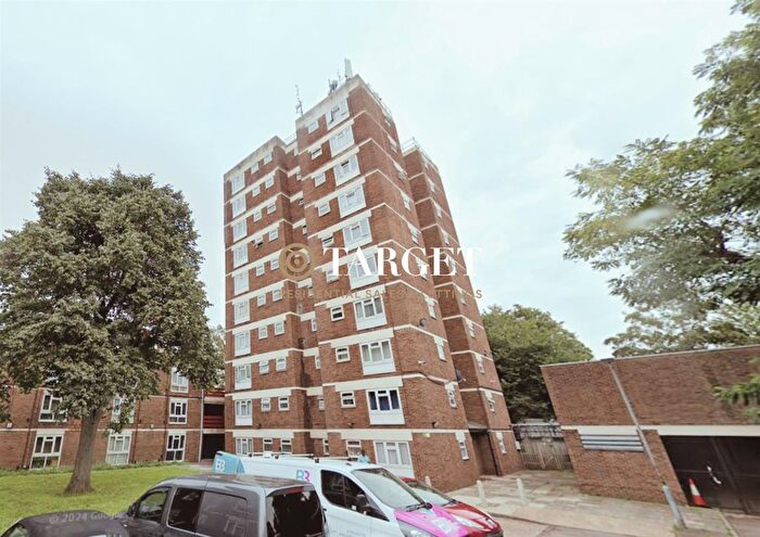 Studio To Rent In College Road, Cheshunt, Waltham Cross, EN8