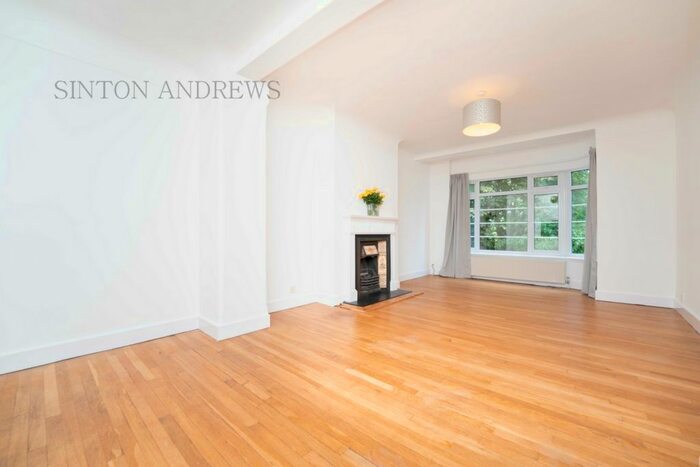 2 Bedroom Flat To Rent In Oaklands, Argyle Road, Ealing, W13