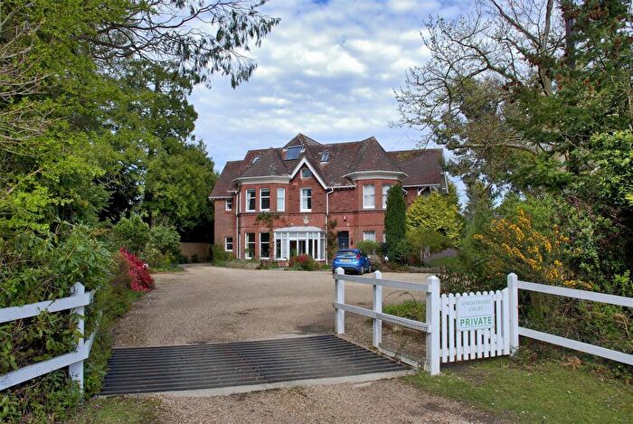 2 Bedroom Flat To Rent In Rhinefield Road, Brockenhurst, SO42
