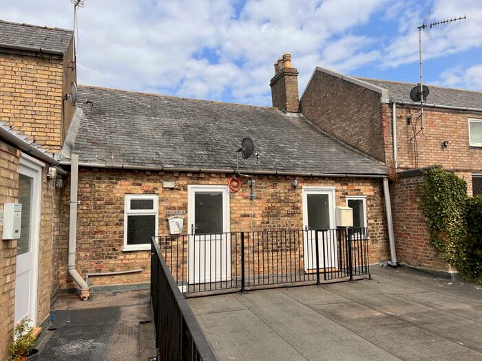 1 Bedroom Flat To Rent In High Street, Chatteris, PE16