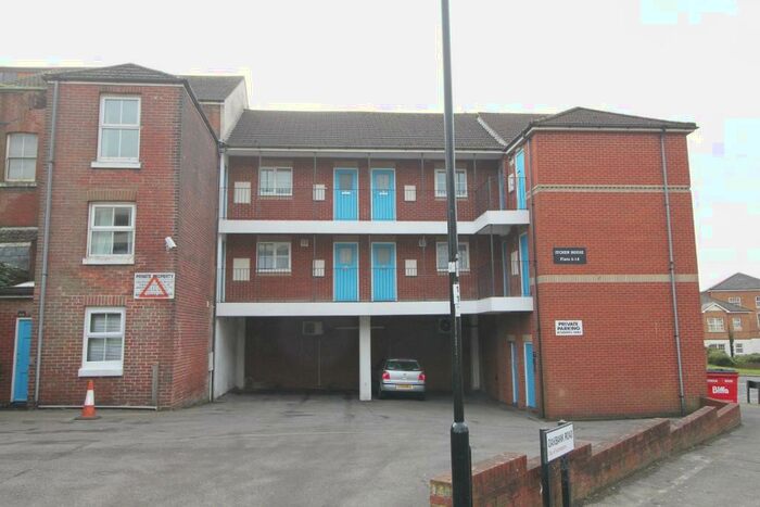 1 Bedroom Flat To Rent In Oakbank Road, Southampton, SO19