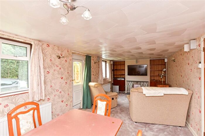 3 Bedroom Semi-Detached House For Sale In Tanyard Lane, Chelwood Gate, East Sussex, RH17