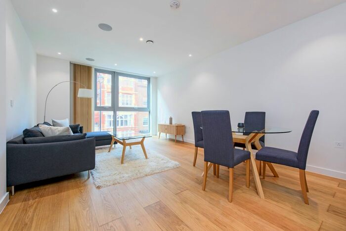 2 Bedroom Flat To Rent In Buckingham Gate, London, SW1E