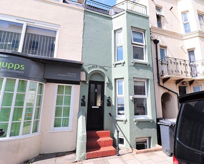 2 Bedroom Character Property For Sale In West Buildings, Worthing, BN11