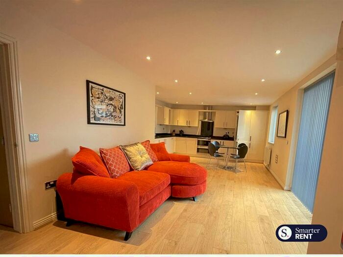 1 Bedroom Flat To Rent In Spur House, The Crescent, Maidenhead, SL6