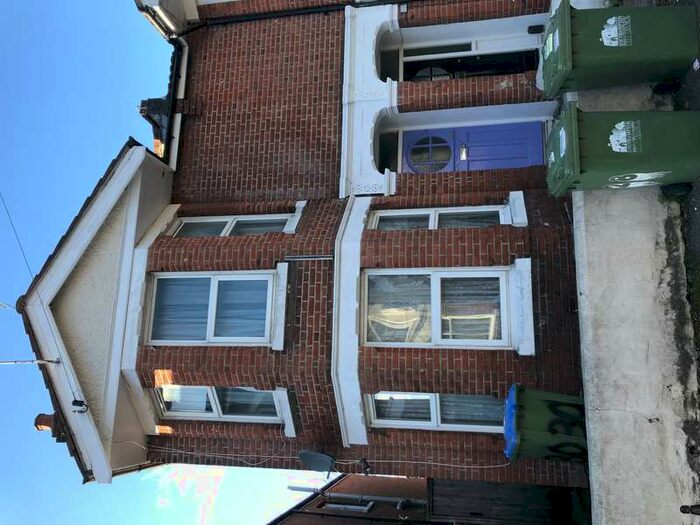 5 Bedroom Detached House To Rent In Harborough Road, , SO15