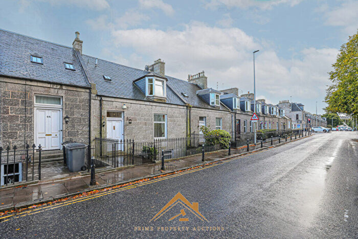 6 Bedroom Terraced House For Sale In Springbank Terrace, Aberdeen, AB11