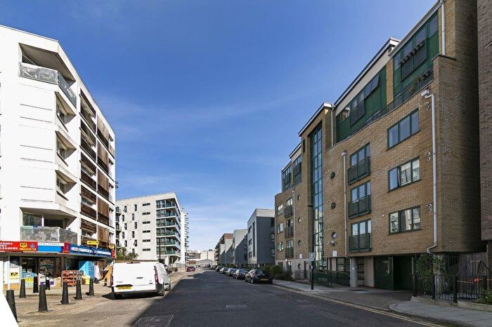 2 Bedroom Apartment To Rent In Stainsby Road, London, E14