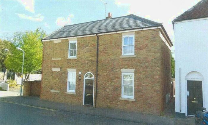 3 Bedroom Semi-Detached House To Rent In Hollow Lane, Canterbury, CT1