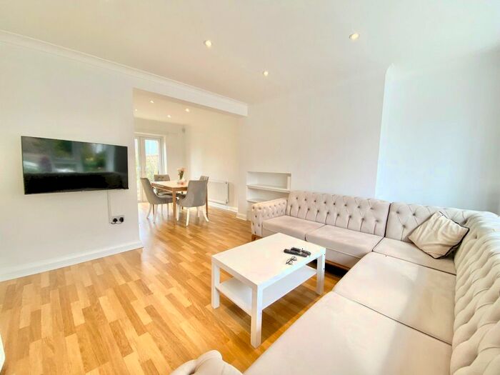 3 Bedroom Semi-Detached House To Rent In Wilton Road, Cockfosters, Barnet, EN4