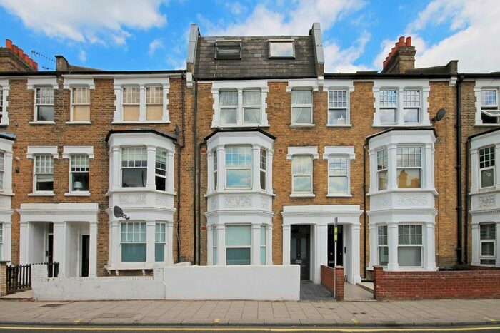 3 Bedroom Flat To Rent In Fulham Palace Road, London, SW6