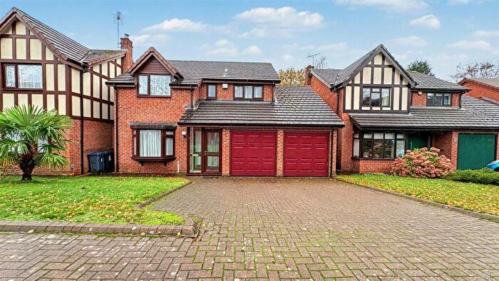 4 Bedroom Detached House For Sale In Pool Meadow Close, Moseley, B13