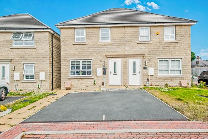 3 Bedroom Semi-Detached House For Sale In Fetlock Drive, Bradford, West Yorkshire, BD2